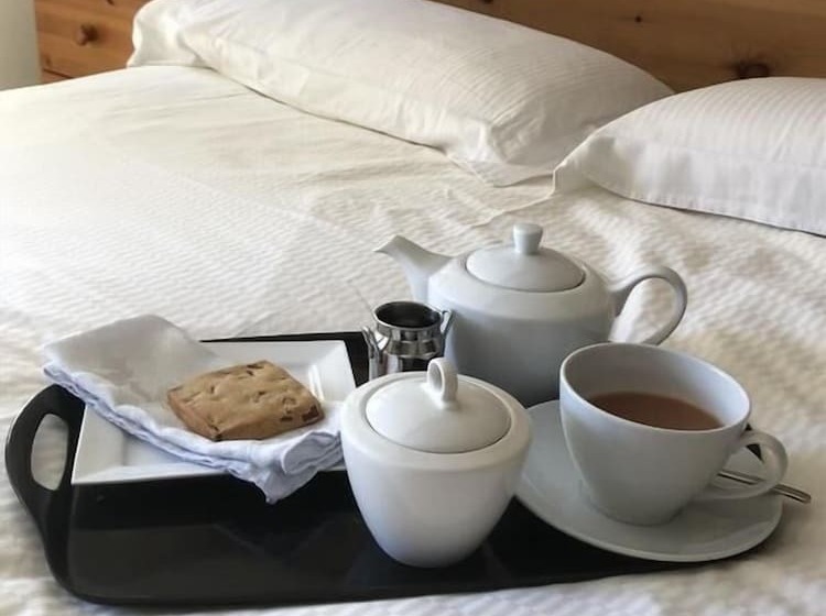 Bed and Breakfast Over The Bridge