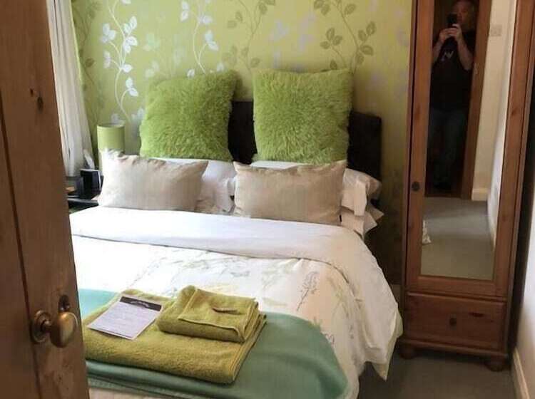 Bed and Breakfast Over The Bridge