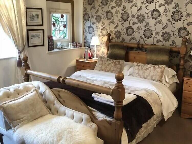 Bed and Breakfast Over The Bridge