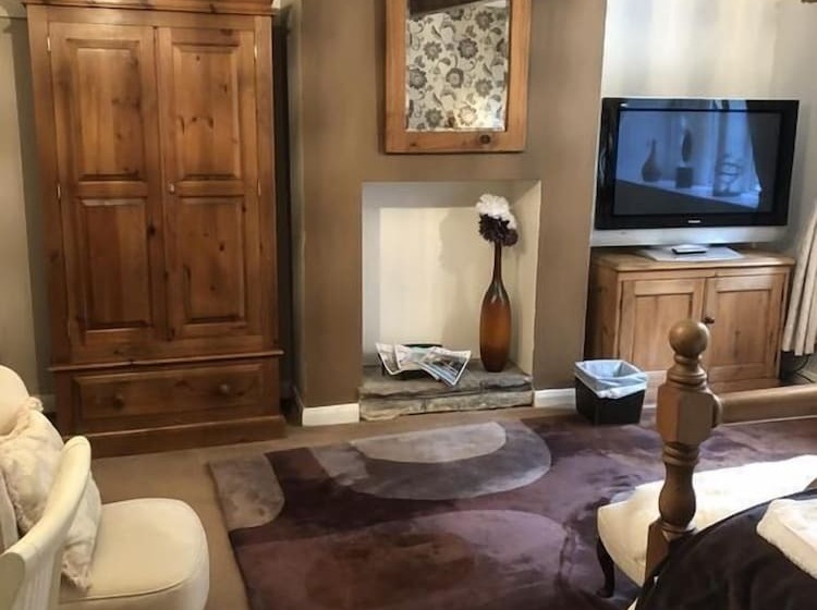 Bed and Breakfast Over The Bridge