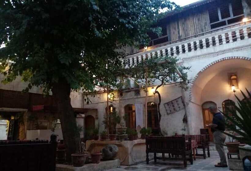 تختخواب و صبحانه Sark Ciragan Konak Butik Otel