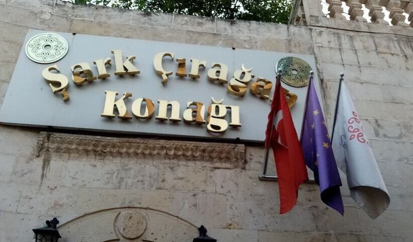 تختخواب و صبحانه Sark Ciragan Konak Butik Otel