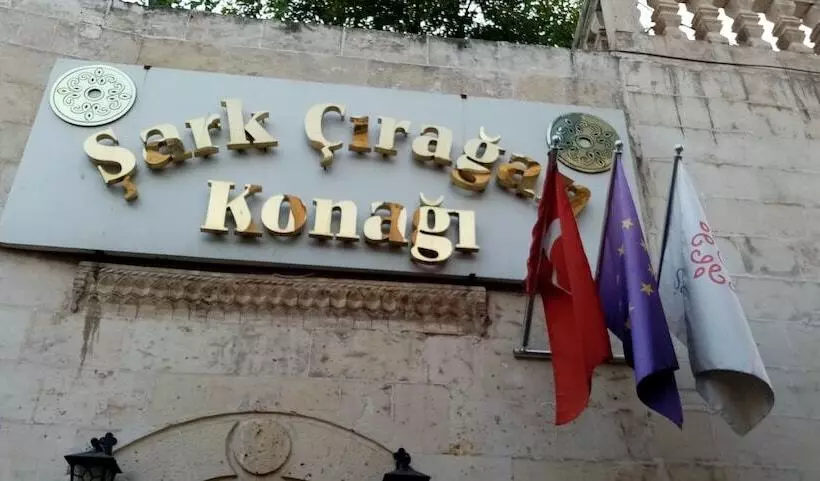 تختخواب و صبحانه Sark Ciragan Konak Butik Otel