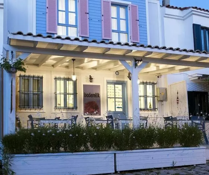 Bademlik Otel