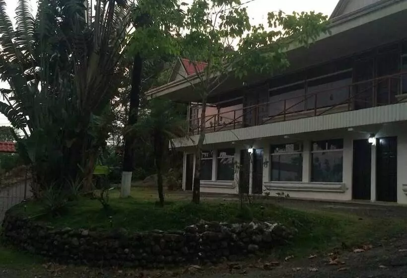 Hotelli Brisas Del Volcán Platanar