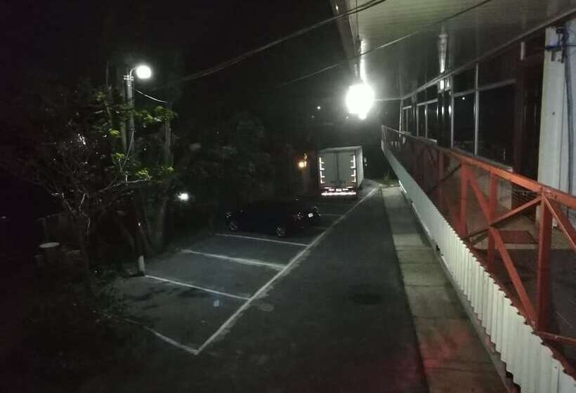 هتل Brisas Del Volcán Platanar