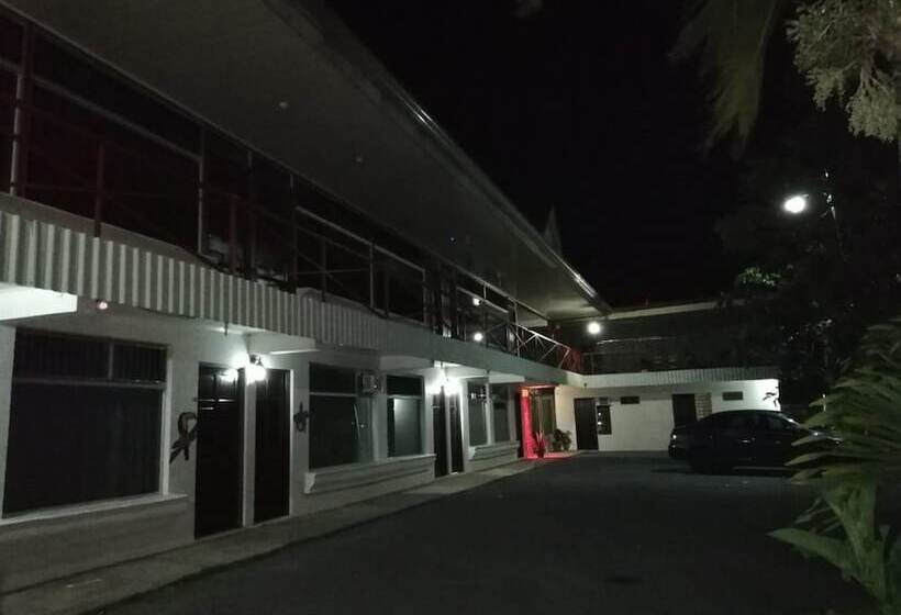 هتل Brisas Del Volcán Platanar