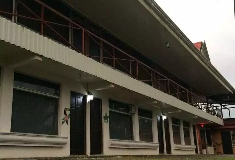 Hotelli Brisas Del Volcán Platanar