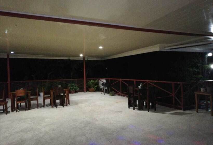 هتل Brisas Del Volcán Platanar