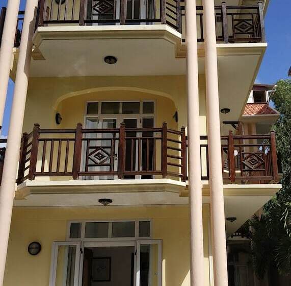 Hotell Hollywood Holidays