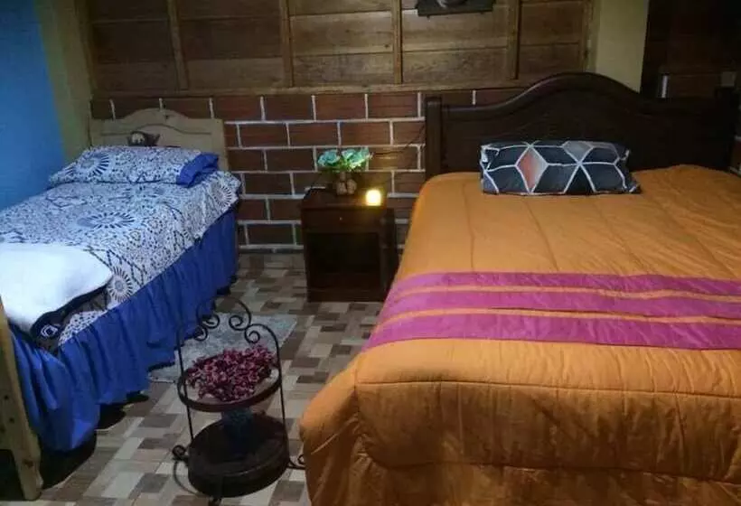 Hotelli Hospedaje Familiar Valentina