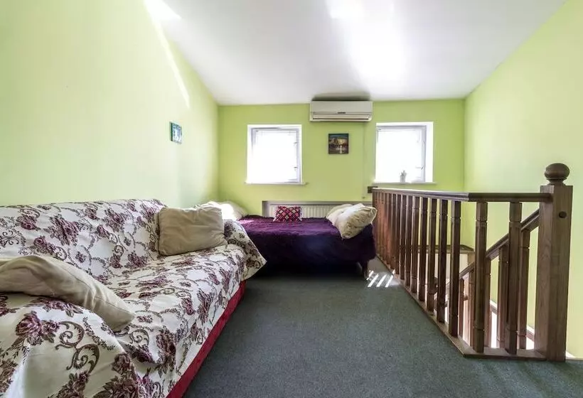 هتل Legenda Lvova Hostel