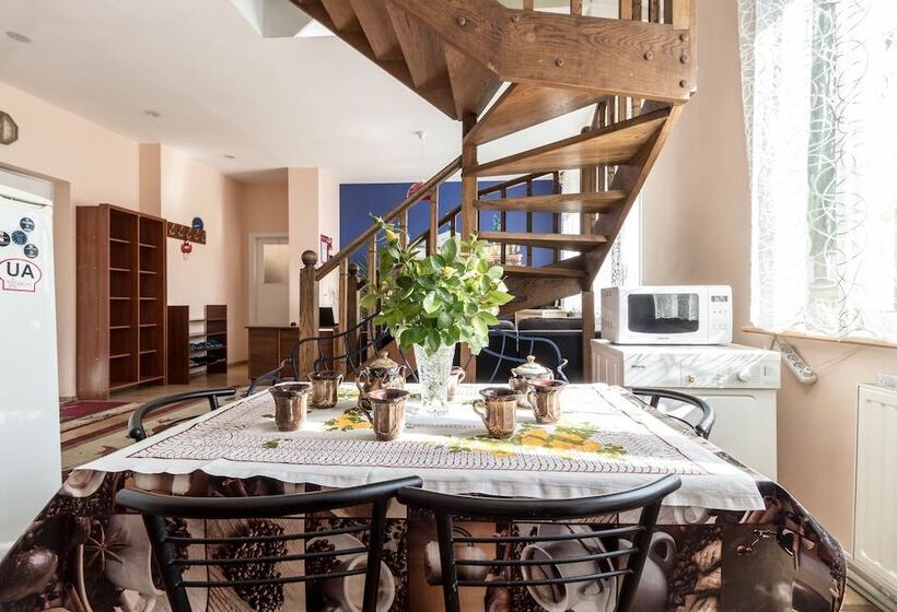 فندق Legenda Lvova Hostel