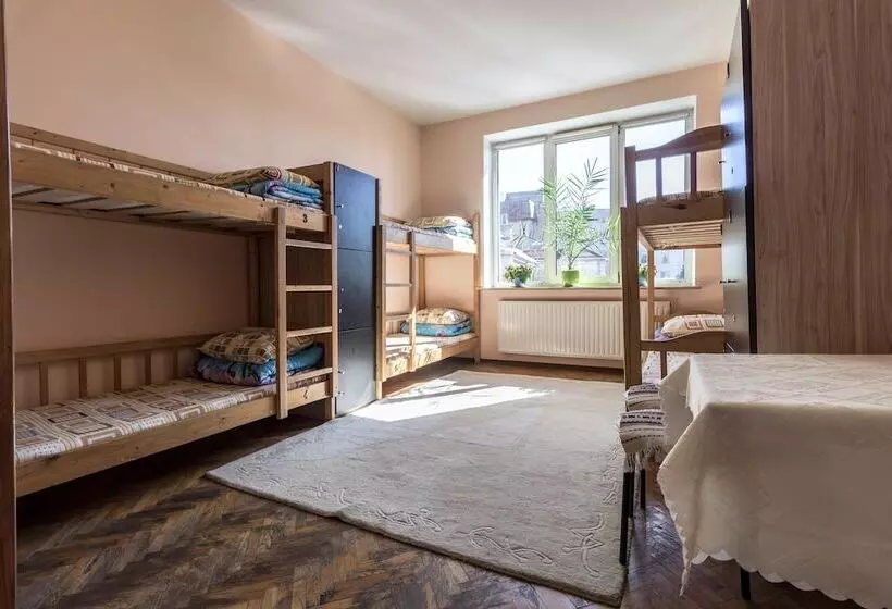 هتل Legenda Lvova Hostel
