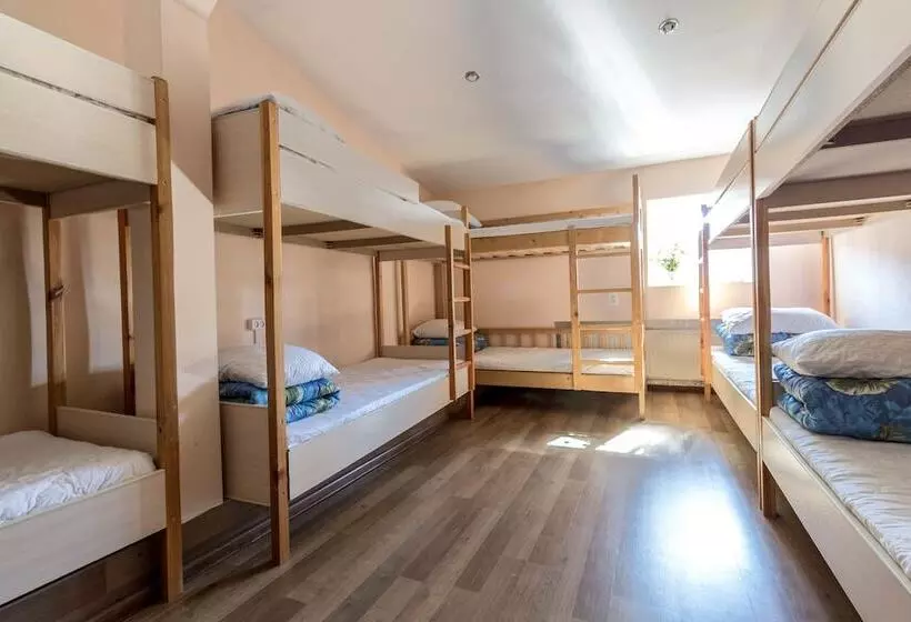 هتل Legenda Lvova Hostel