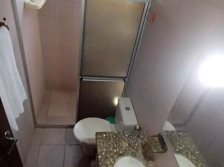 Hotelli Pousada E Restaurante O Marinheiro