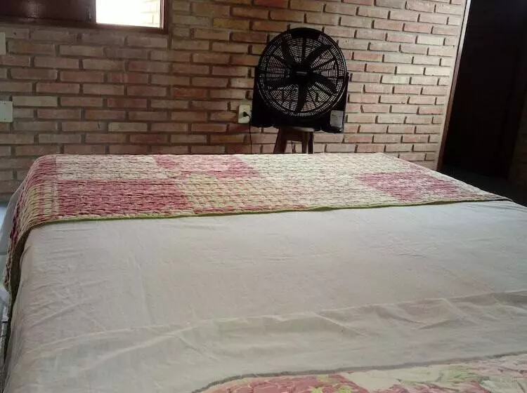 Hotelli Pousada E Restaurante O Marinheiro