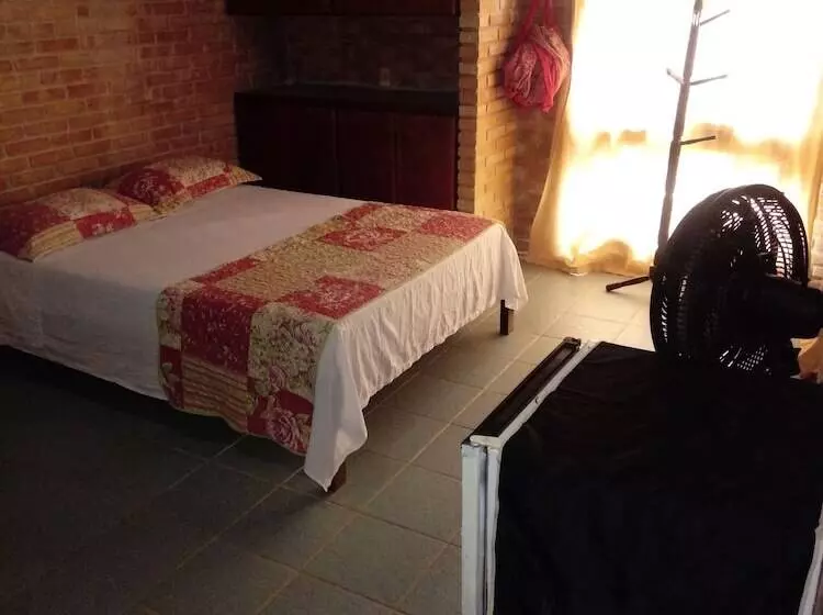 Hotelli Pousada E Restaurante O Marinheiro