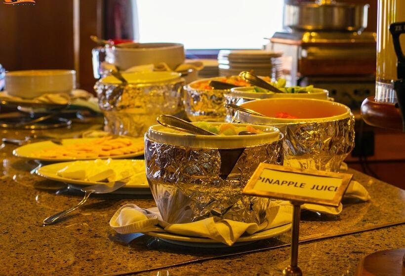 هتل Shehrazad Nile Floating