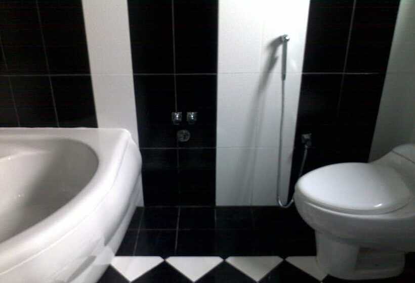 هتل Shehrazad Nile Floating