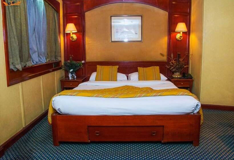 هتل Shehrazad Nile Floating