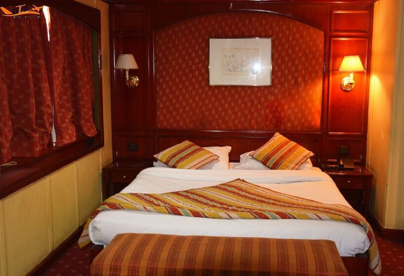 هتل Shehrazad Nile Floating