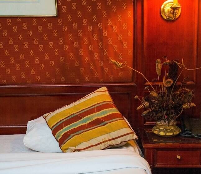 هتل Shehrazad Nile Floating