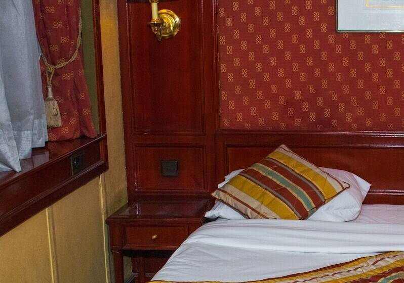 هتل Shehrazad Nile Floating