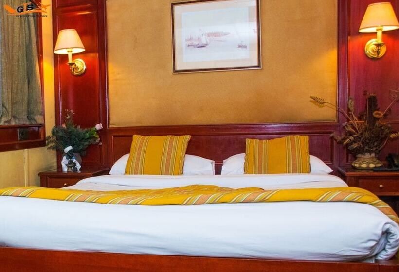 هتل Shehrazad Nile Floating