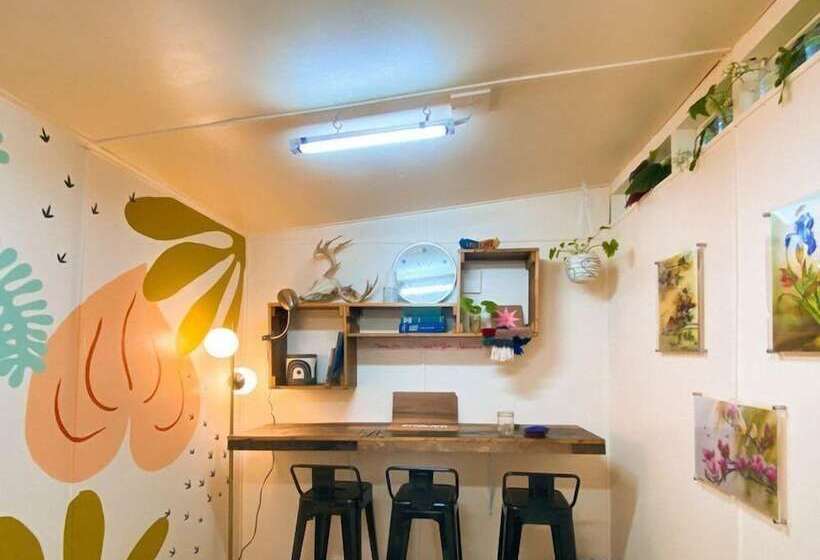 Отель Sou'wester Lodge & Vintage Trailers