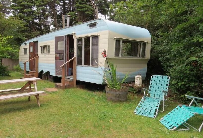 Отель Sou'wester Lodge & Vintage Trailers