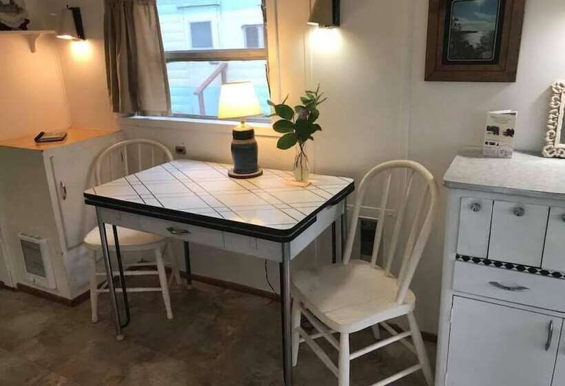 Отель Sou'wester Lodge & Vintage Trailers