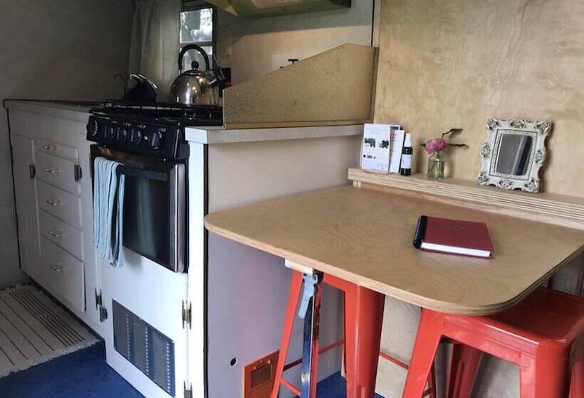 Отель Sou'wester Lodge & Vintage Trailers