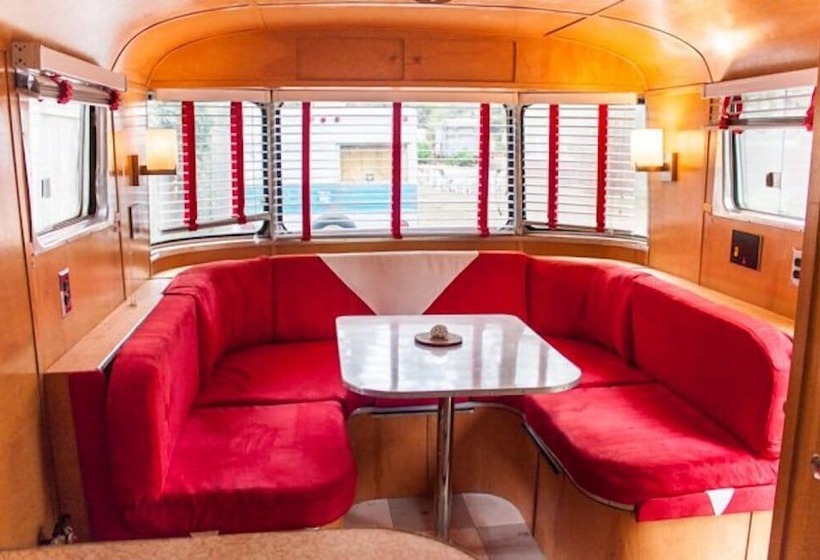 Отель Sou'wester Lodge & Vintage Trailers