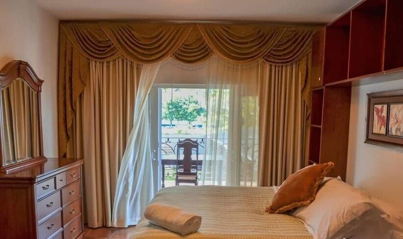 هتل Boutique Las Mesetas