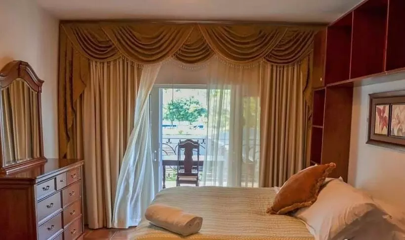 هتل Boutique Las Mesetas