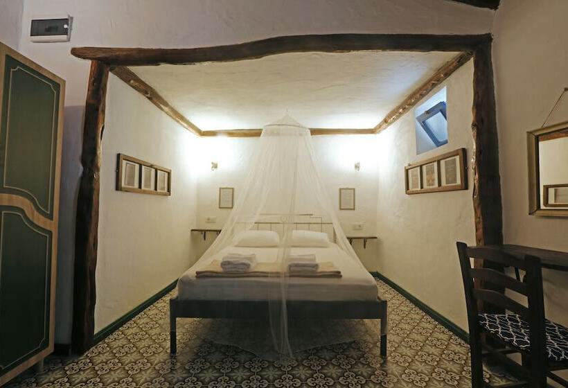 بنسيون Mustafa'nin Fidan'i