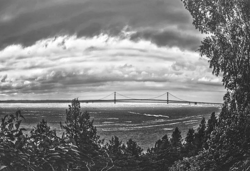 Secrets On Main Bed & Breakfast