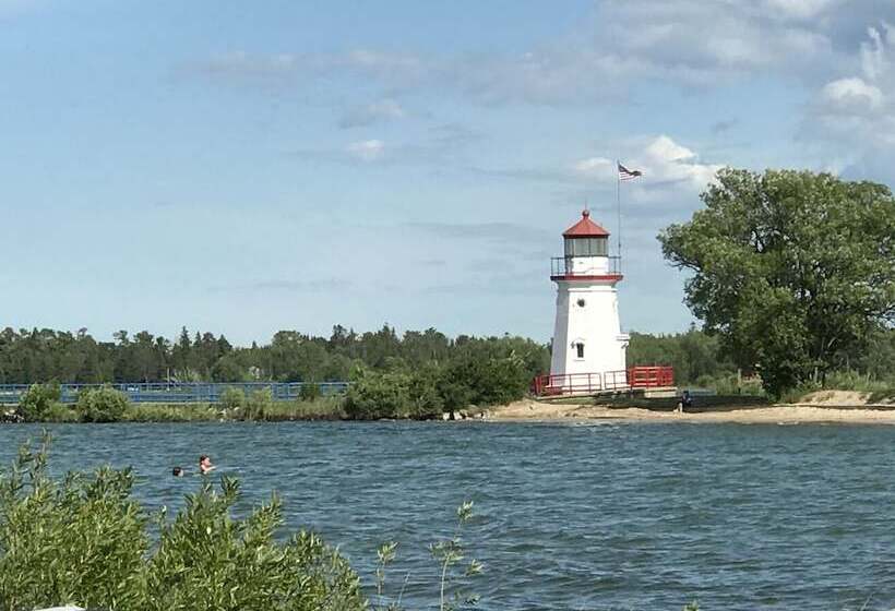 Secrets On Main Bed & Breakfast