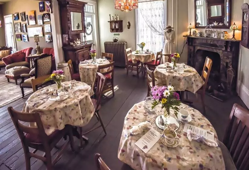 Secrets On Main Bed & Breakfast