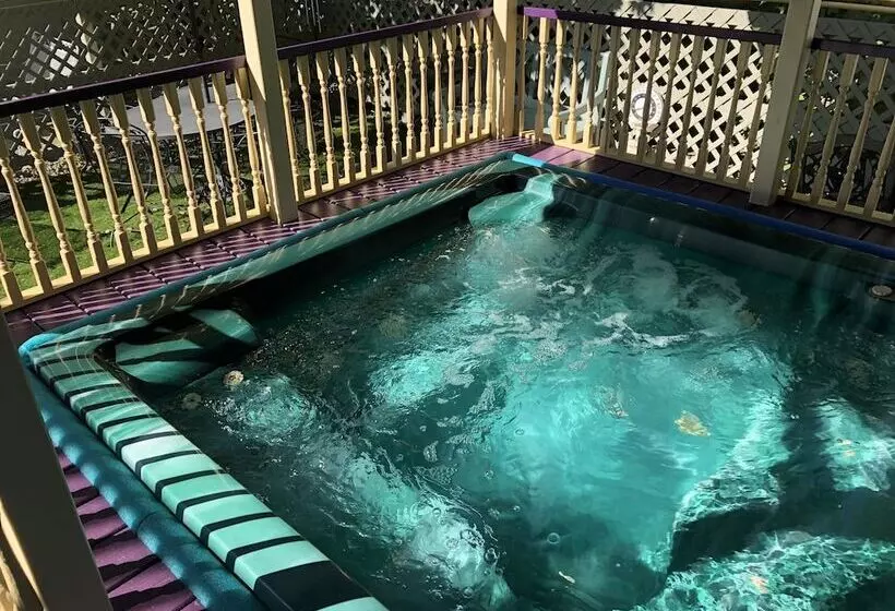 Secrets On Main Bed & Breakfast