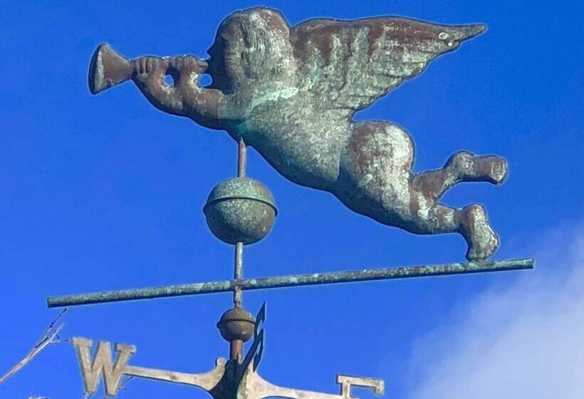 Secrets On Main Bed & Breakfast