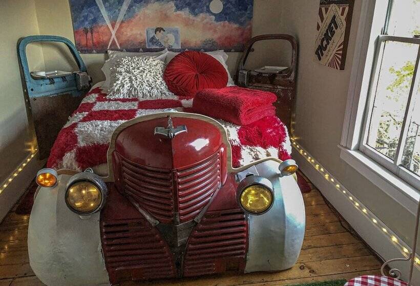 Secrets On Main Bed & Breakfast