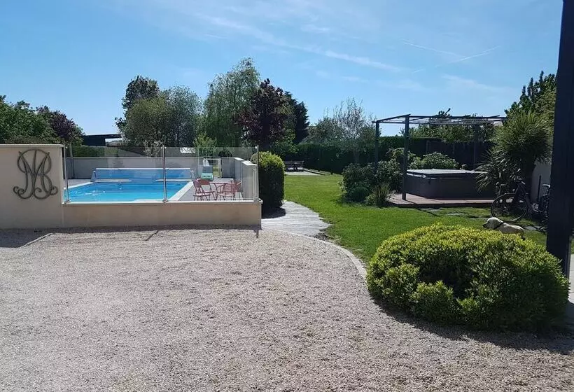 Studios Marie Barrault