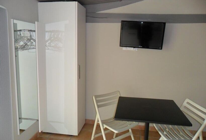 Studios Marie Barrault