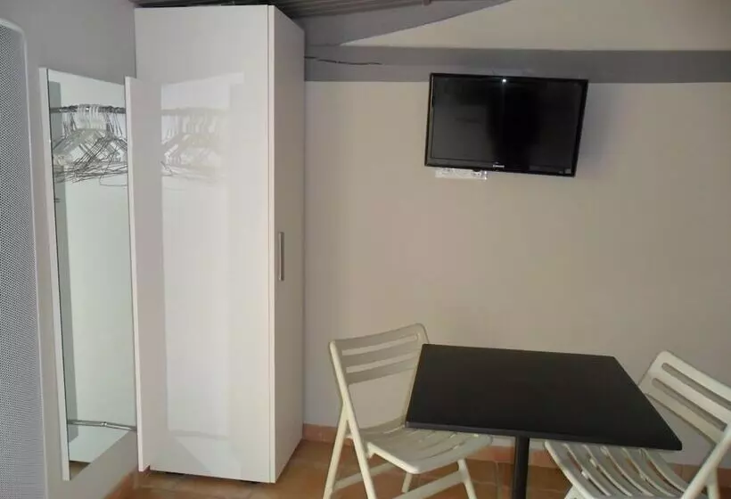 Studios Marie Barrault