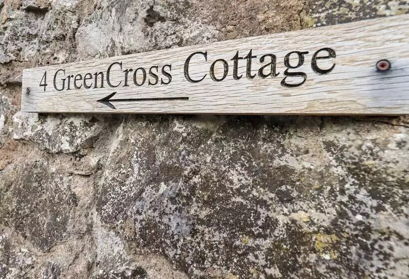 4 Greencross Cottages
