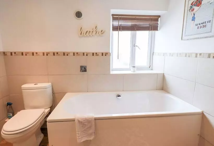 4 Greencross Cottages