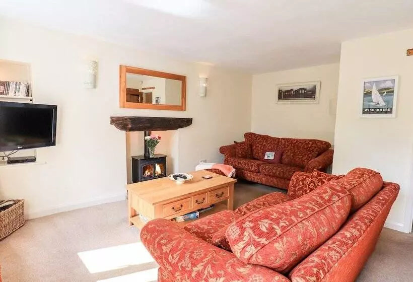 4 Greencross Cottages