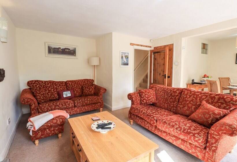 4 Greencross Cottages